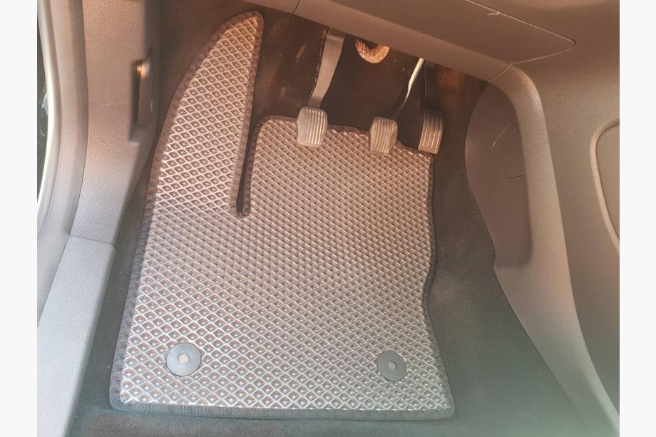 Ford C-Max/Grand C-Max 2010–2019 EVA avtomobilske preproge (črne) Image
