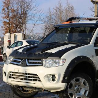 Deflektor pokrova motorja V1 (ABS) Mitsubishi L200 2006–2015 fotografija 4