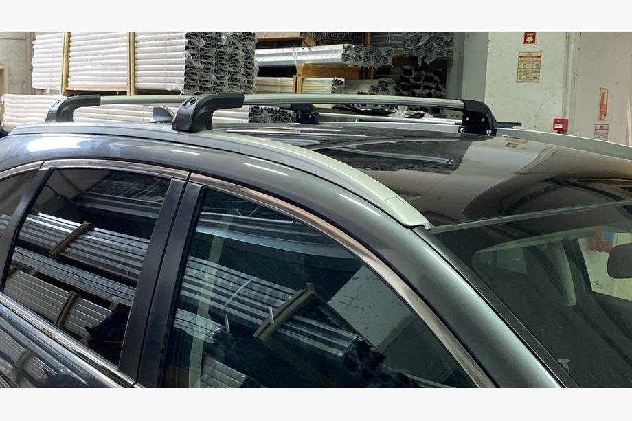 Honda CRV 2012–2016 Prečni strešni nosilci za integrirane strešne letve Strong (2 kosa) Image