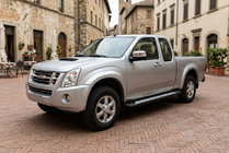 Isuzu D-Max 2002–2011 Bočne stopnice Vision New Black (2007-2012, 2 kos, aluminij) fotografija 1