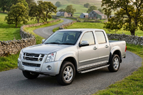 Isuzu D-Max 2002–2011 Stranske stopnice Fullmond (2007-2012, 2 kos, aluminij) fotografija 1