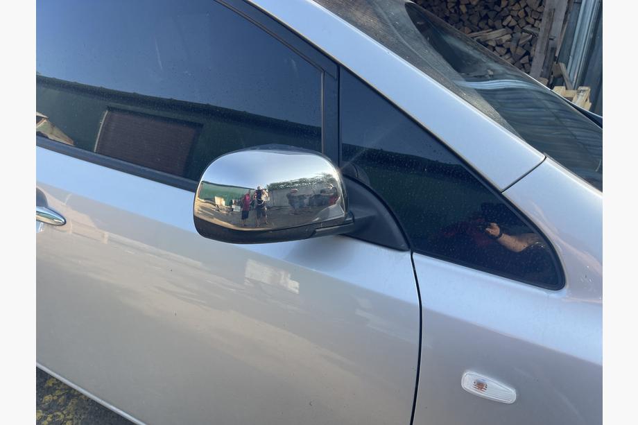 Nissan Leaf 2010–2017 Kromirani pokrovi vzvratnih ogledal (2 kosa, nerjaveče jeklo) Image