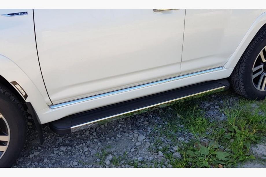 Toyota 4Runner 2009–2024 Stranske stopnice Design 2020 OEM (2 kos, aluminij) Fotografija 1