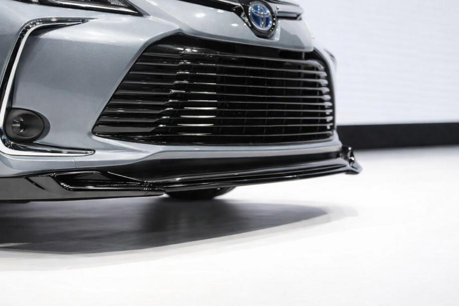 Toyota Corolla 2019– Sprednji lip spojler V1 (črn) Fotografija 1