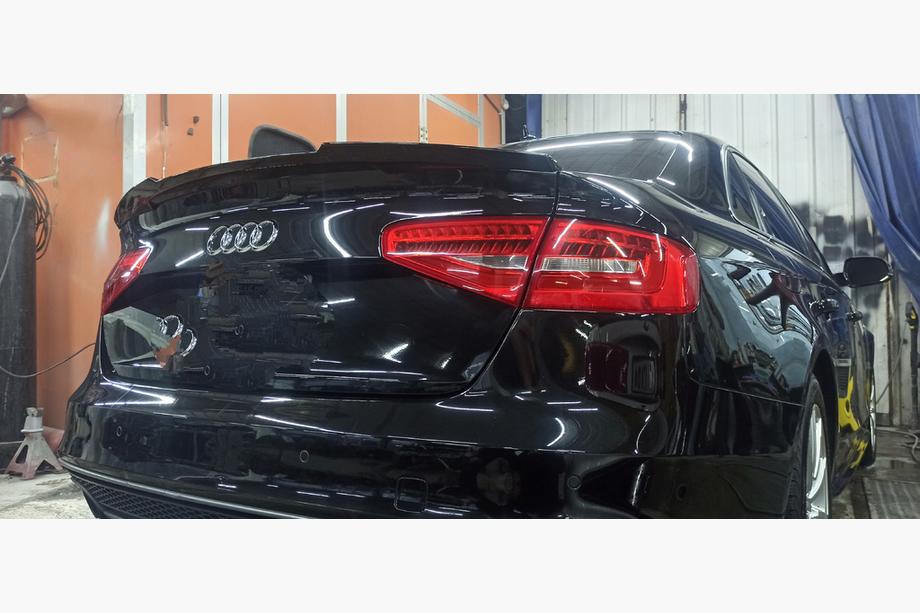 Audi A4 B8 2007–2015 Spojler HongHang (ABS, črna visok sijaj) Image