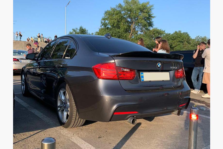 BMW serija 3 F30/F31 2012–2019 Spojler LIP V1 (1234 Upgrade, črn) Image