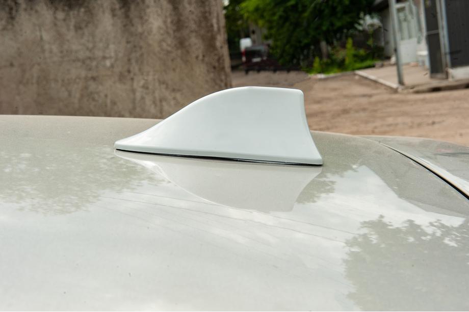Shark fin antena (bela, ABS) Fotografija 11