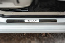 Volkswagen Golf 7/E-Golf 2012–2020 OmsaLine V2 obloge pragov (4 kosi, nerjaveče jeklo) fotografija 2