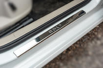 Volkswagen Golf 7/E-Golf 2012–2020 OmsaLine V2 obloge pragov (4 kosi, nerjaveče jeklo) fotografija 1