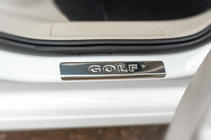 Volkswagen Golf 7/E-Golf 2012–2020 OmsaLine V2 obloge pragov (4 kosi, nerjaveče jeklo) fotografija 4
