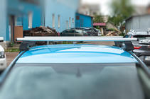 Nissan Leaf 2010–2017 Strešni prtljažnik za gladko streho (krom, par) fotografija 5