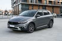 Fiat Tipo Cross 2021– Bočne stopnice Bosphorus Black (2 kos, aluminij) fotografija 1