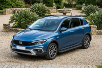 Fiat Tipo Cross 2021– Bočne stopnice Allmond Black (2 kosa, aluminij) fotografija 1