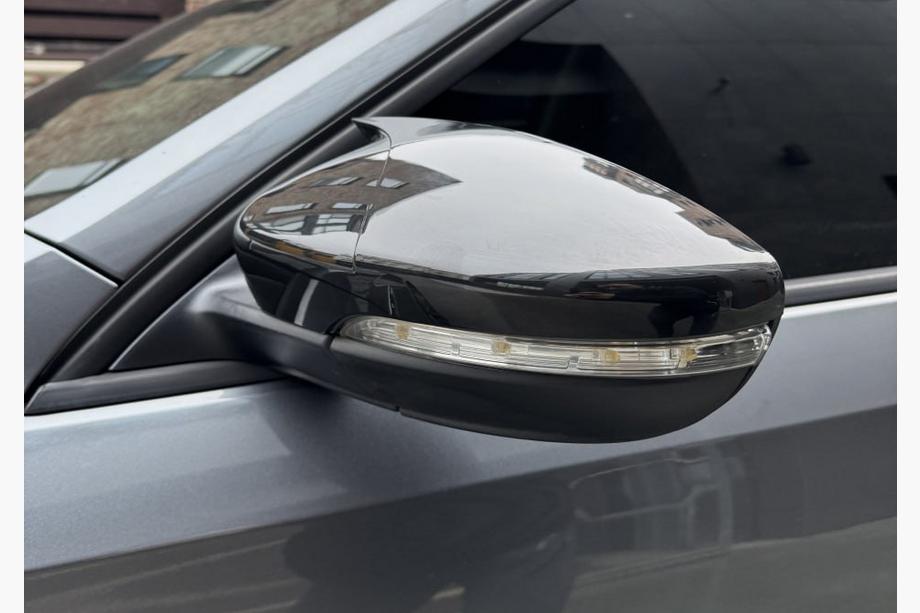 Volkswagen Passat B8 2015–2023 Pokrovi ogledal RLine-Look (2 kos, USA) Fotografija 3