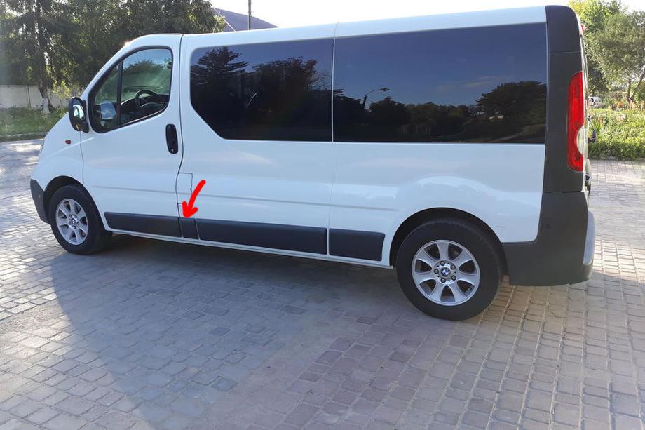 Renault Trafic 2001–2015 Originalna rabljena vratna letvica (L2) Image