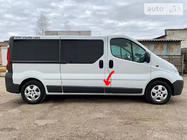 Renault Trafic 2001–2015 Originalna rabljena vratna letev (R2) fotografija 1