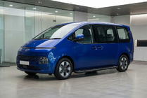 Hyundai Staria 2021– Bočne stopnice Allmond Black (2 kosa, aluminij) fotografija 1