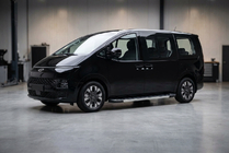 Hyundai Staria 2021– Stranske stopnice RedLine V1 (2 kos, aluminij) fotografija 1