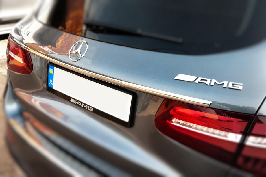 Mercedes GLC X253 2015–2022 Kromirana letvica nad registrsko tablico (nerjaveče jeklo) Image