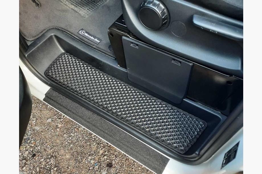 Mercedes Vito/V-razred W447 2014– Preproge za pragove (3 kos, EVA, črne) Image