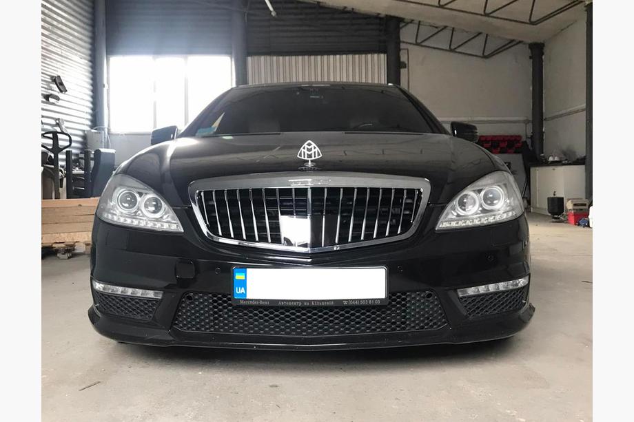Mercedes S-сlass W221 2005–2013 Maska hladilnika Maybach V2 (2009-2013) Image