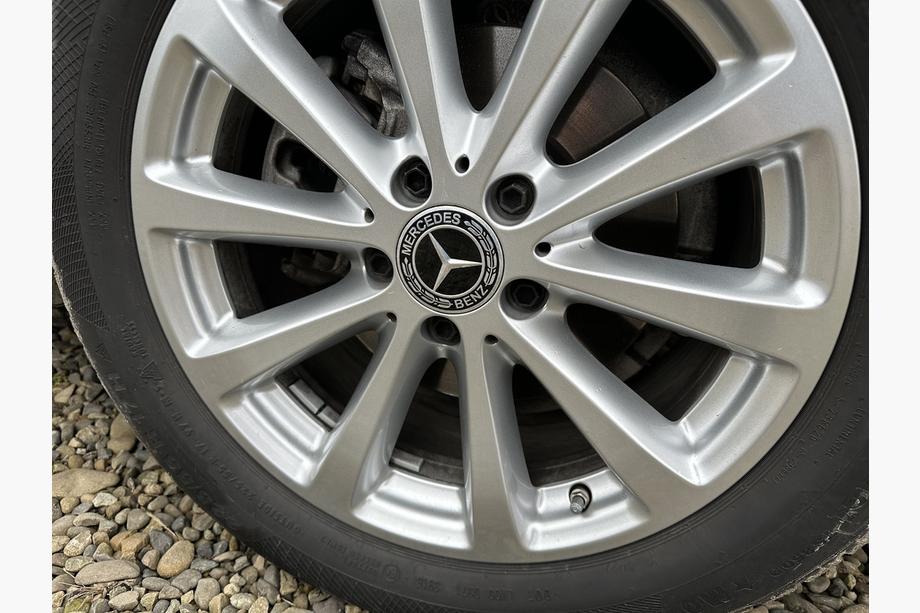 Mercedes-Benz Sredinske kapice platišč 71/75 mm brez obročka (4 kos, črne V2) Fotografija 4