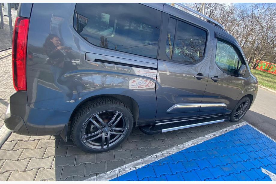 Toyota Proace City 2016– Bočne stopnice RedLine V1 (2 kosa, aluminij) Dolga medosna razdalja Fotografija 4