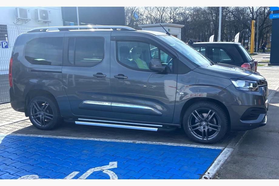 Toyota Proace City 2016– Bočne stopnice RedLine V1 (2 kosa, aluminij) Dolga medosna razdalja Fotografija 3