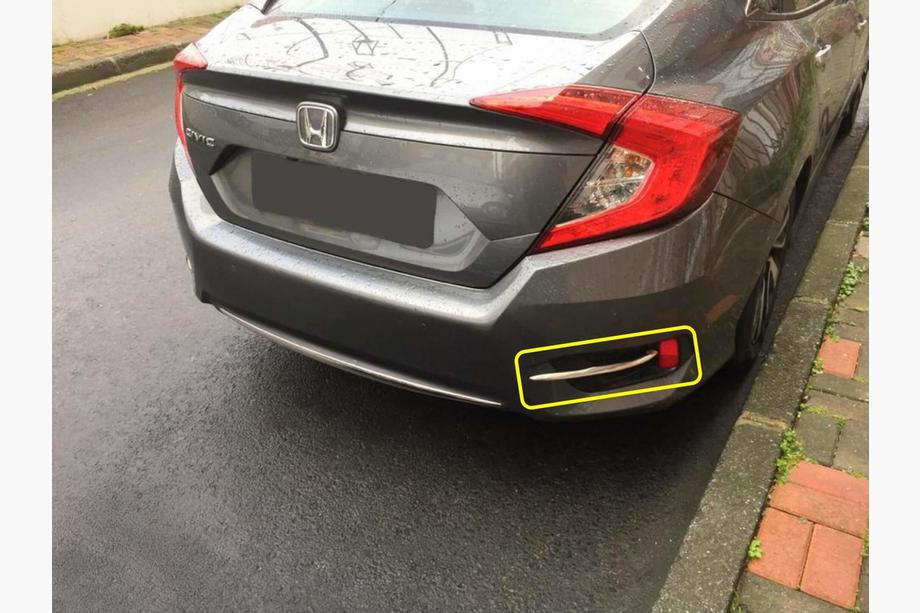 Honda Civic Limuzina X 2016–2021 Kromirane inox obloge zadnjih meglenk (2 kosa) Fotografija 4