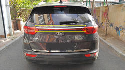 Kia Sportage 2015–2021 Kromirana letev nad registrsko tablico (2019-2021, nerjaveče jeklo) fotografija 1