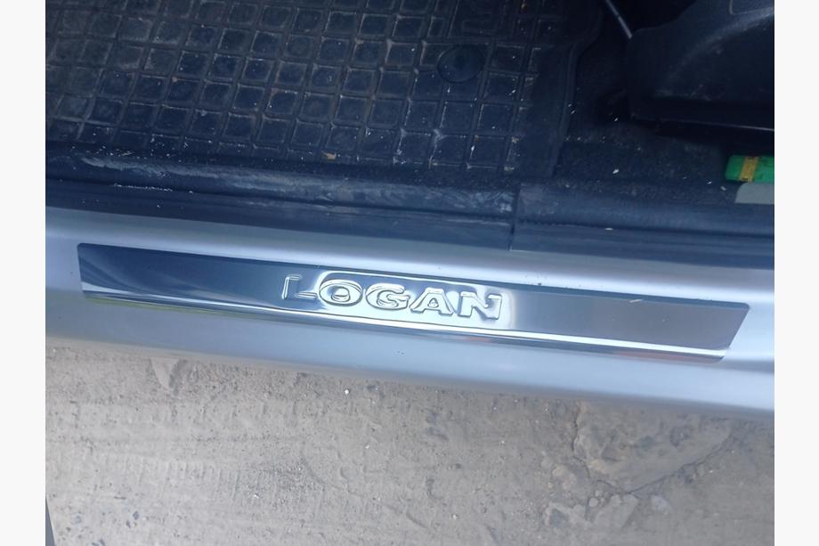 Dacia Logan MCV 2004–2014 Carmos V2 zaščitne letve pragov (4 kos, nerjaveče jeklo) Fotografija 2