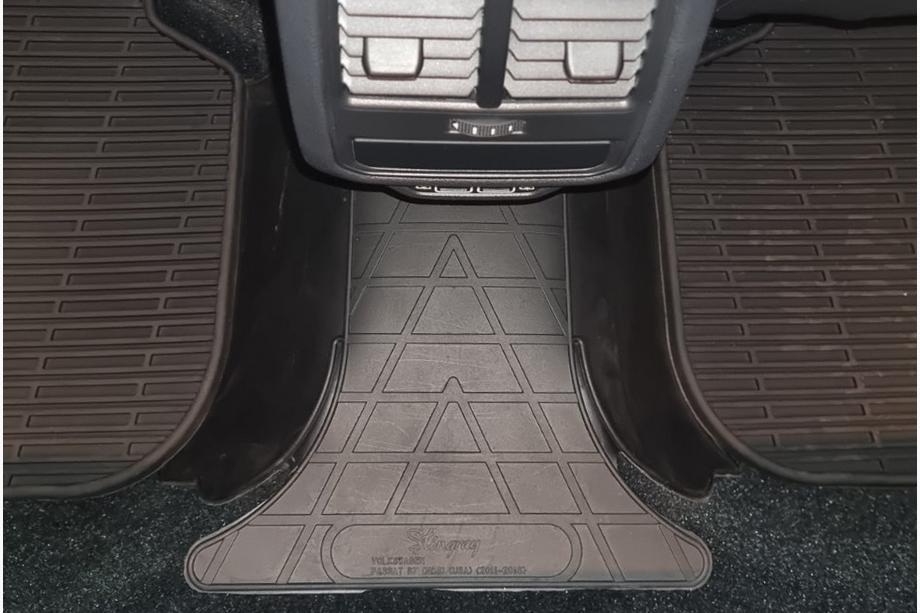 Volkswagen Passat B8 2015–2023 Zadnja tunelska podloga USA (Stingray Premium) Image