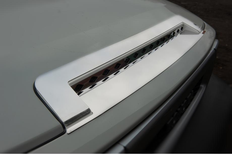 Toyota FJ Cruiser 2006–2022 Kromirane okrasne letve za pokrov motorja (nerjaveče jeklo) Image