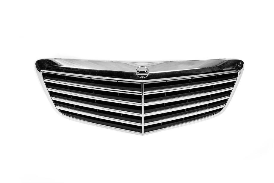 Mercedes E-class W211 2002–2009 Sprednja maska hladilnika (AMG) Fotografija 1