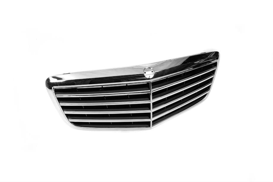 Mercedes E-class W211 2002–2009 Sprednja maska hladilnika (AMG) Fotografija 3
