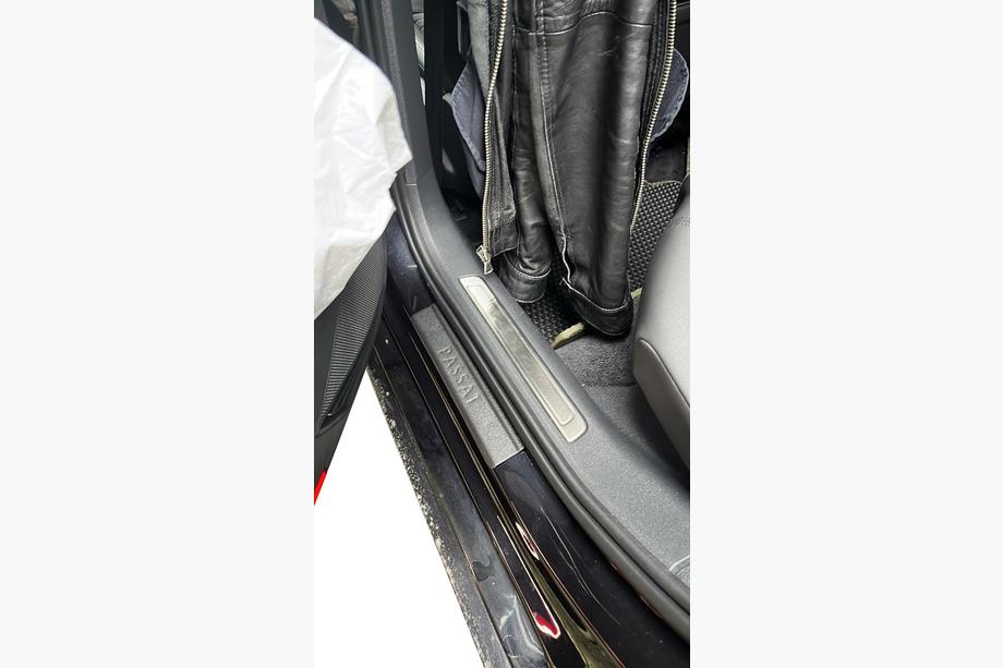 Volkswagen Passat B6 2006–2012 DDU zaščitne letve pragov (set 4 kos, plastika) Fotografija 6