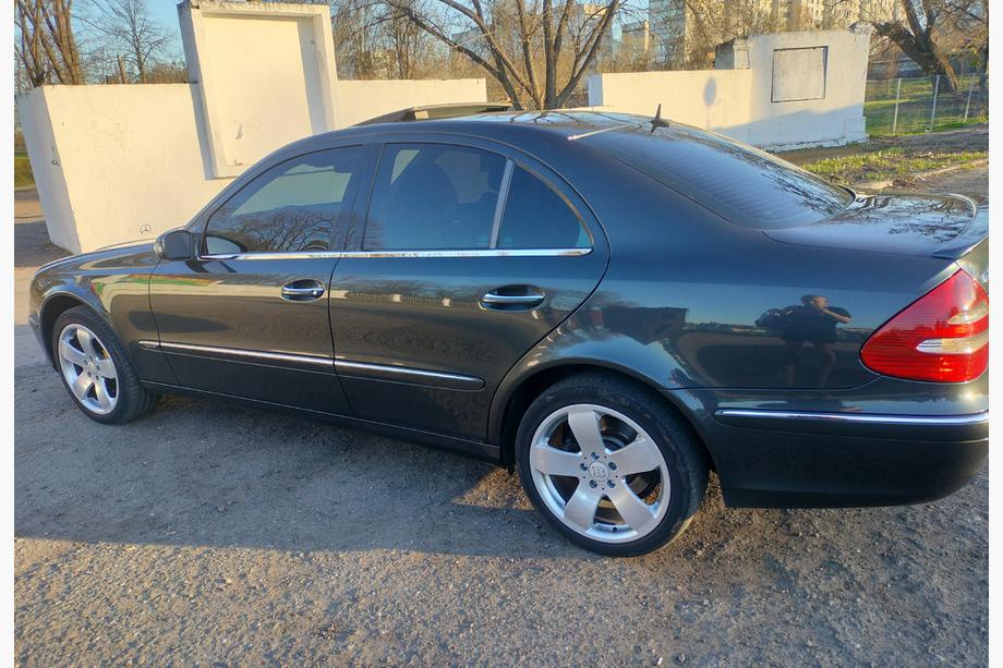 Mercedes E-class W211 2002–2009 Zunanje okrasne letve okoli stekel (inox) SD, Carmos - turško jeklo (4 kosi) Fotografija 8