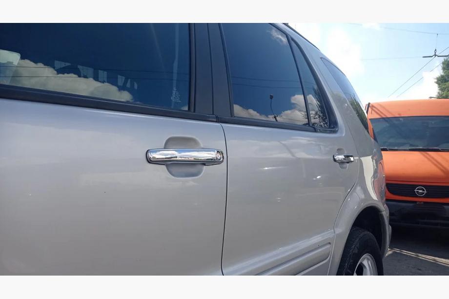 Mercedes ML W163 1997–2005 Kromirane obloge kljuk vrat (4 kosi) Carmos - turško nerjaveče jeklo Image