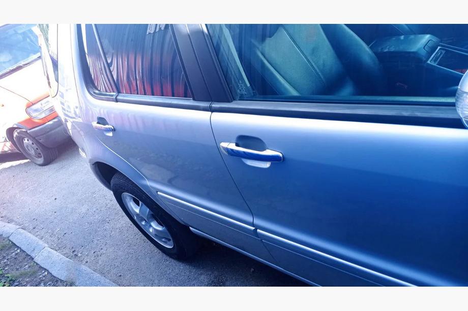 Mercedes ML W163 1997–2005 Kromirane obloge kljuk vrat (4 kosi) Fotografija 3